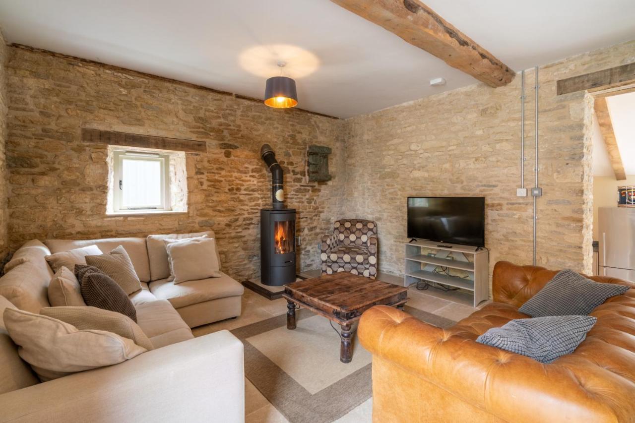 Villa Middle Barn à Dyrham Extérieur photo
