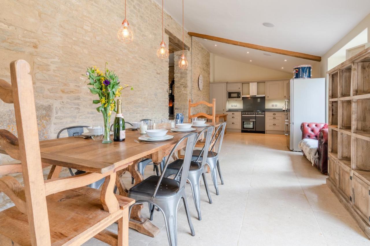 Villa Middle Barn à Dyrham Extérieur photo