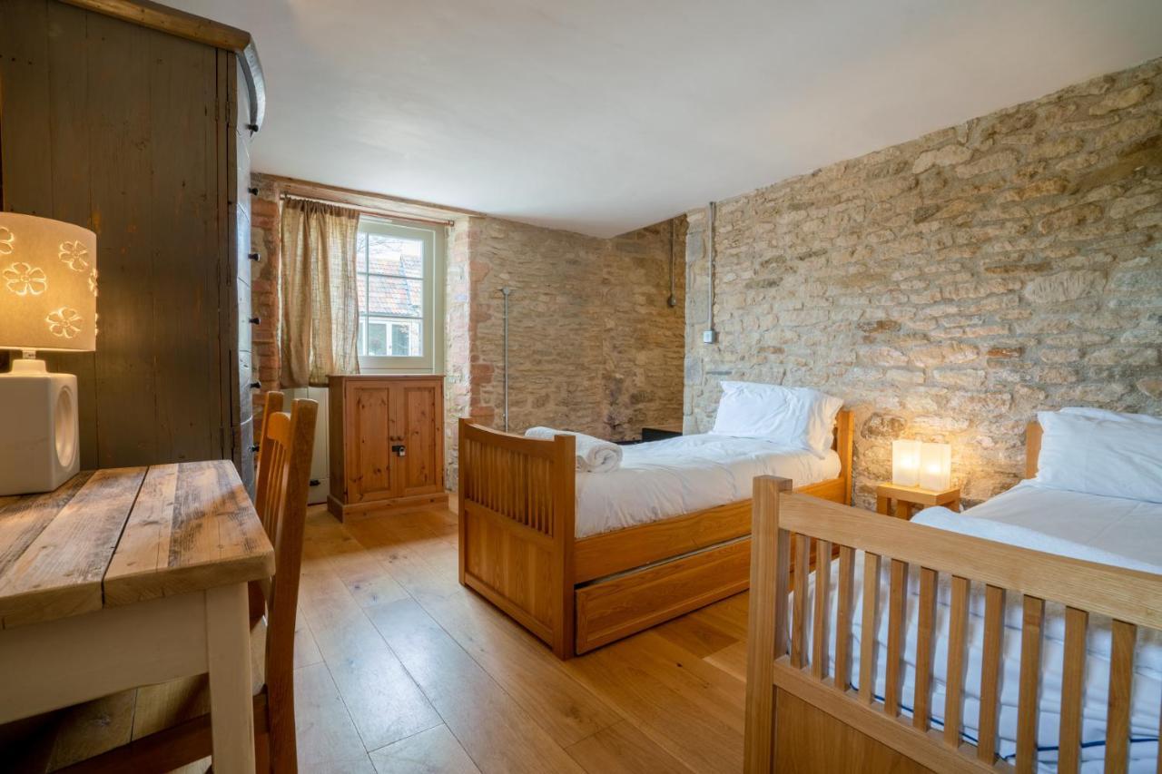 Villa Middle Barn à Dyrham Extérieur photo
