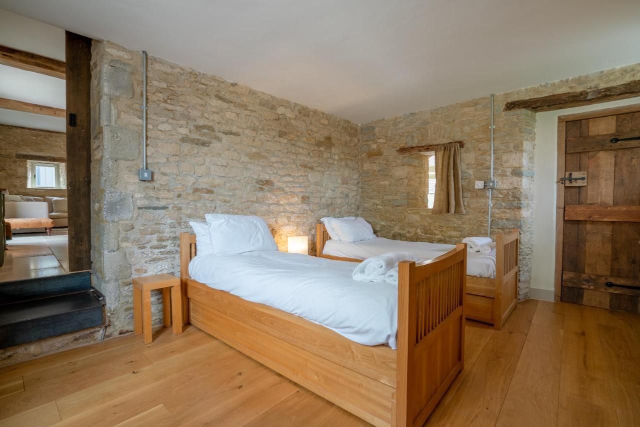 Villa Middle Barn à Dyrham Extérieur photo