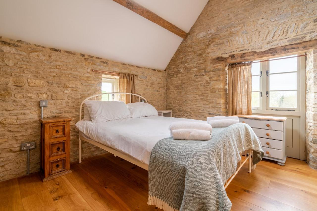 Villa Middle Barn à Dyrham Extérieur photo