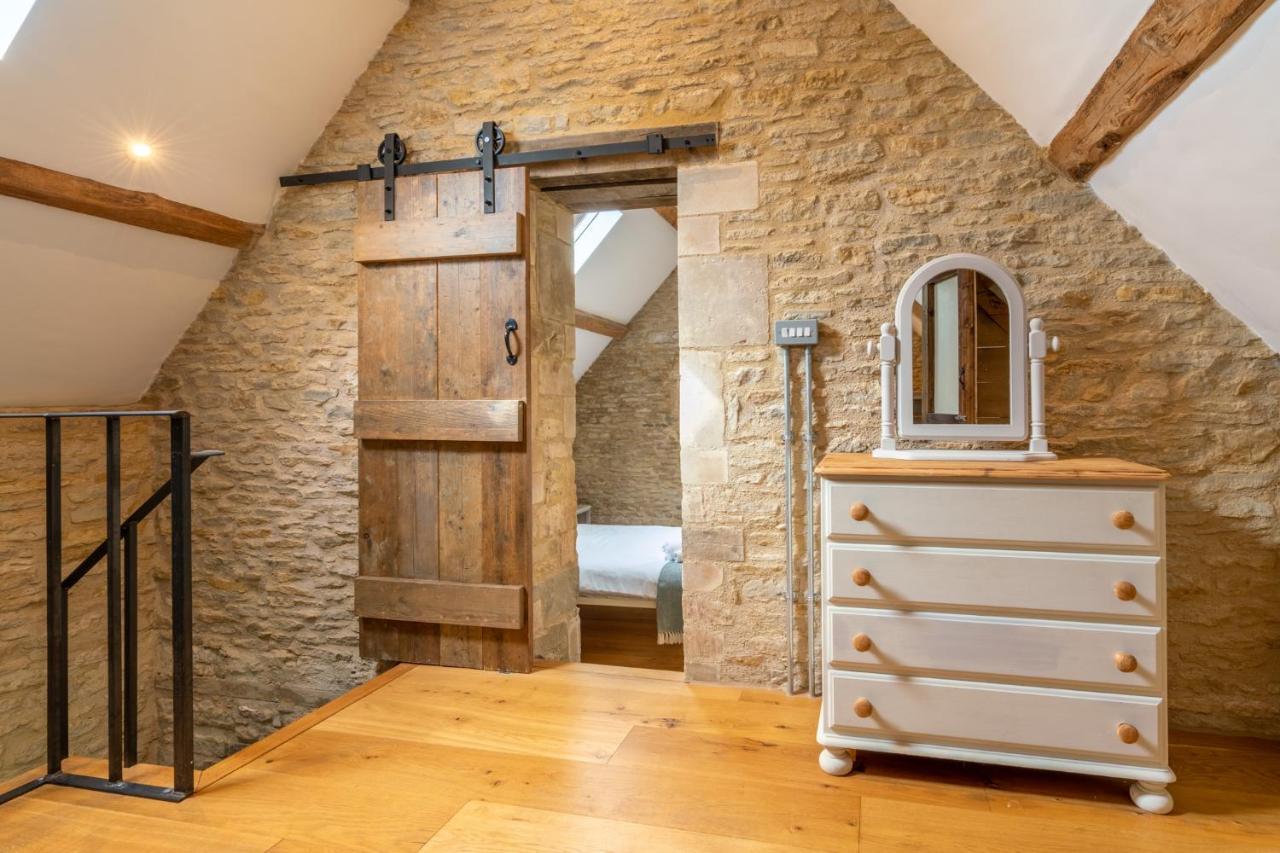 Villa Middle Barn à Dyrham Extérieur photo