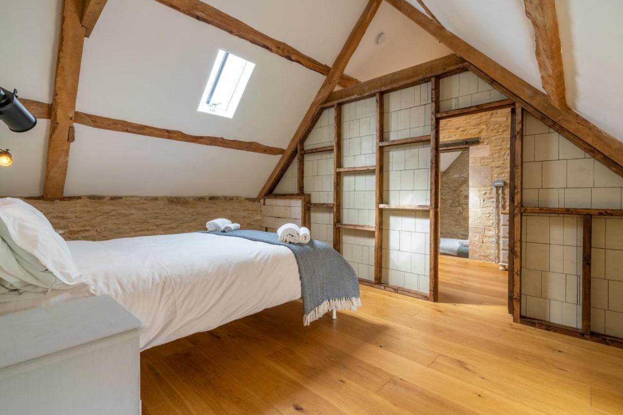 Villa Middle Barn à Dyrham Extérieur photo